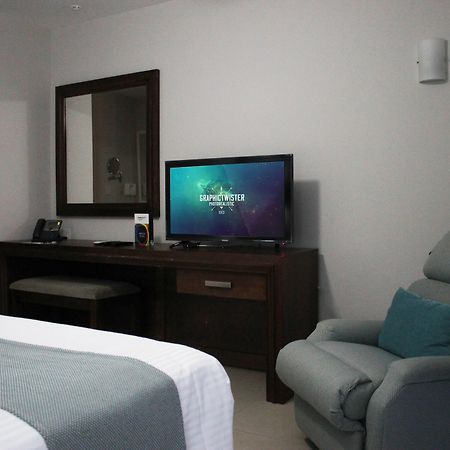 Hotel Suites Mexico Plaza Leon Campestre 외부 사진